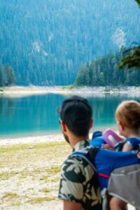 kinderdrager op reis